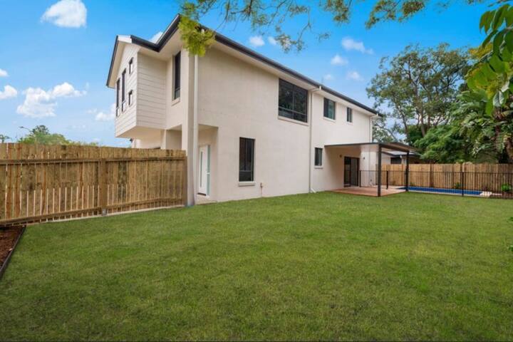 #StayChillByron: up to 14 guests, pool, firepit gallery image 2