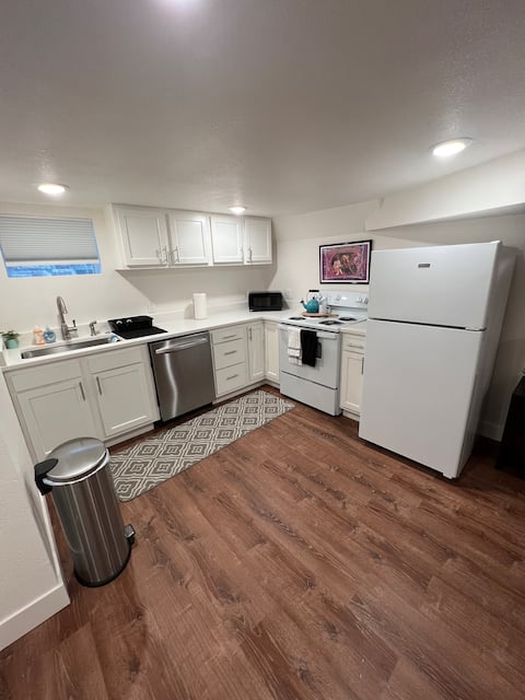 Recently updated basement apartment in Edgewater!