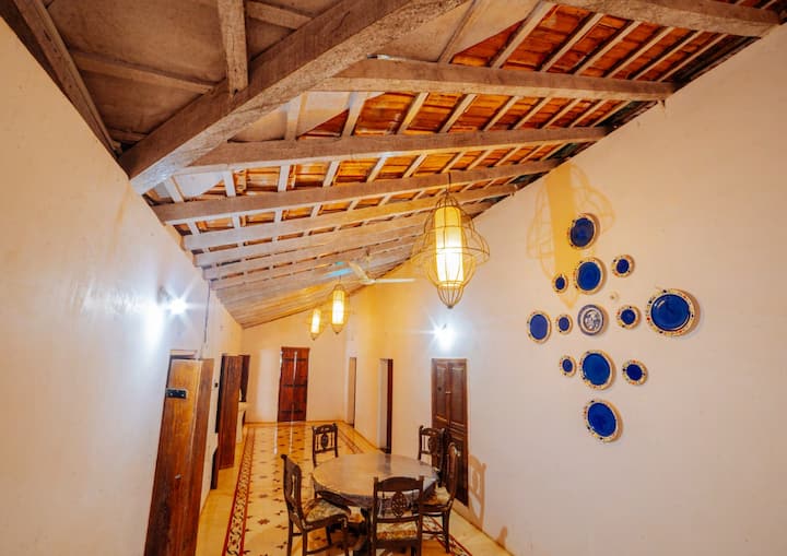 Dining area image 2
