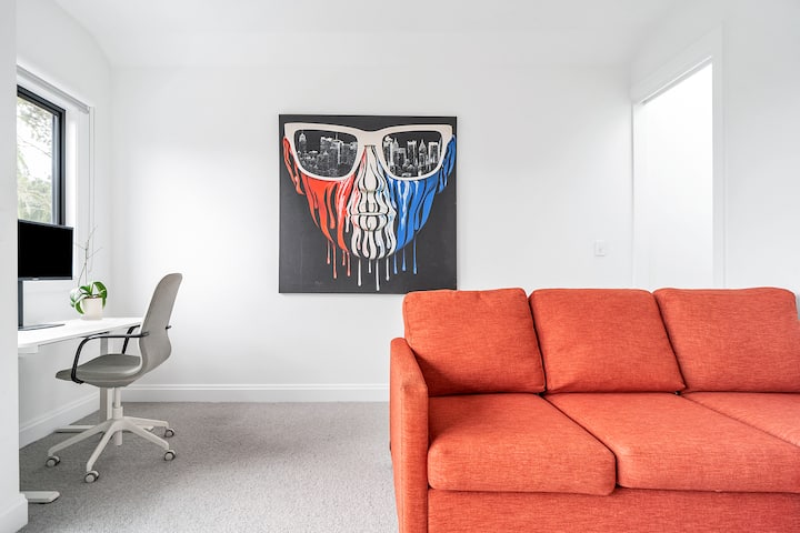 Prvé poschodie - 4. spálňa/rumpus s rozkladacou pohovkou veľkosti queen size