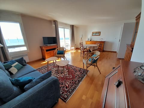 Propriété Airbnb réussie: Beautiful beachfront apartment "La Marsa" à Fécamp