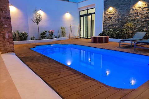 House with pool in Valencia