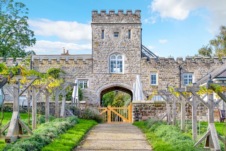 Upper Stables - Hastings