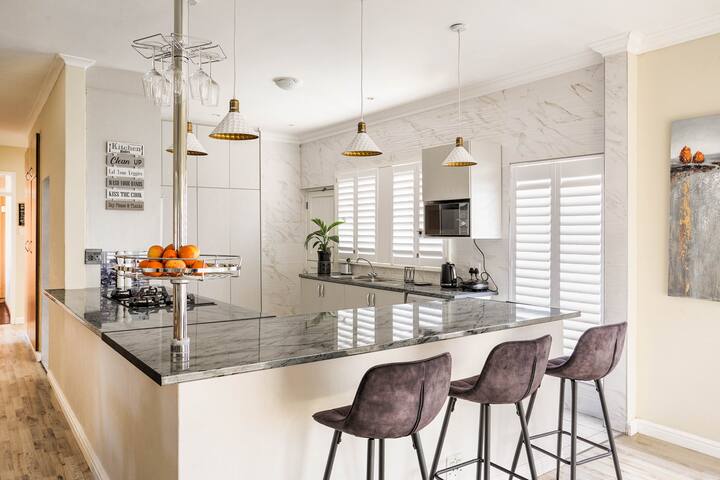 Spacious 4 bedroom home, Our home to you. gallery image 5