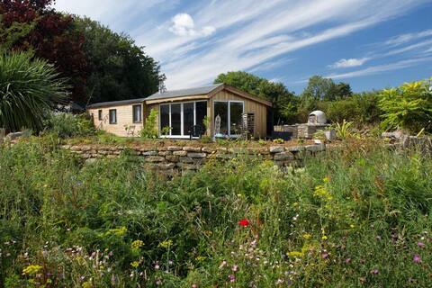 The Miners Rest - Cosy moorland cabin