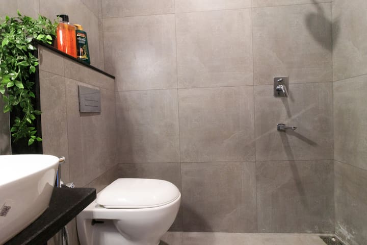Home Awaits managed Airbnb listing 3
