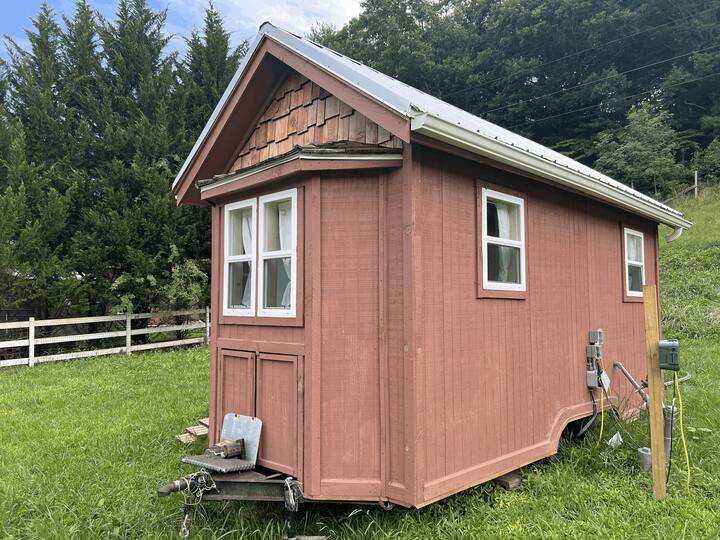 Tiny House on Franny's Farm! Houses for Rent in Leicester, North Carolina, United States Airbnb