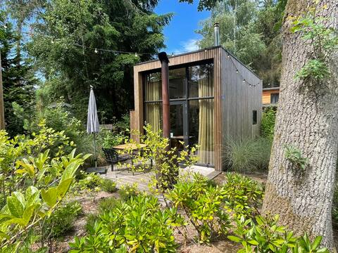 Tinyhouse Lalaland with hot tub and pizza oven