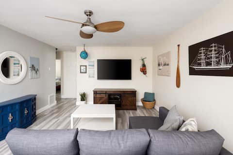 Successful Airbnb property: Tropical Oasis Beach Compound-3 unit-walk to beach in Carlsbad