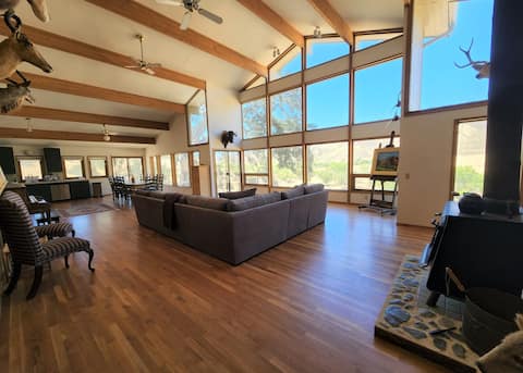 Ranch Stay-3.7 miles from Pinnacles National Park