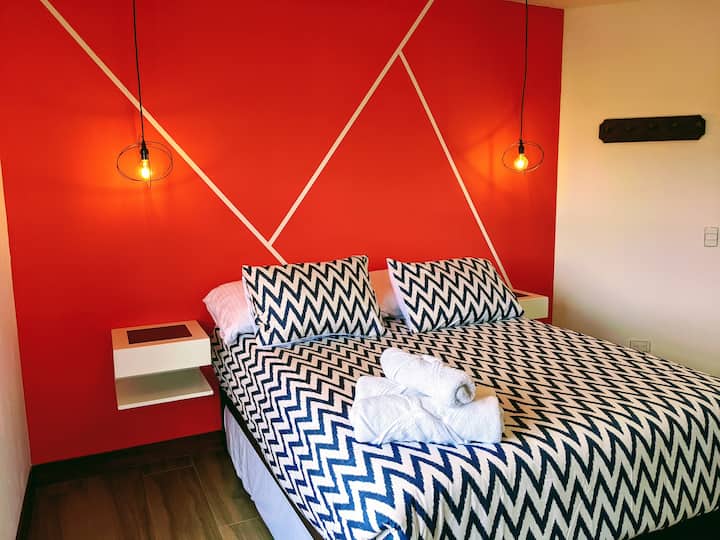 نيتشه: سرير مزدوج مع سرير مزدوج وحمام خاص