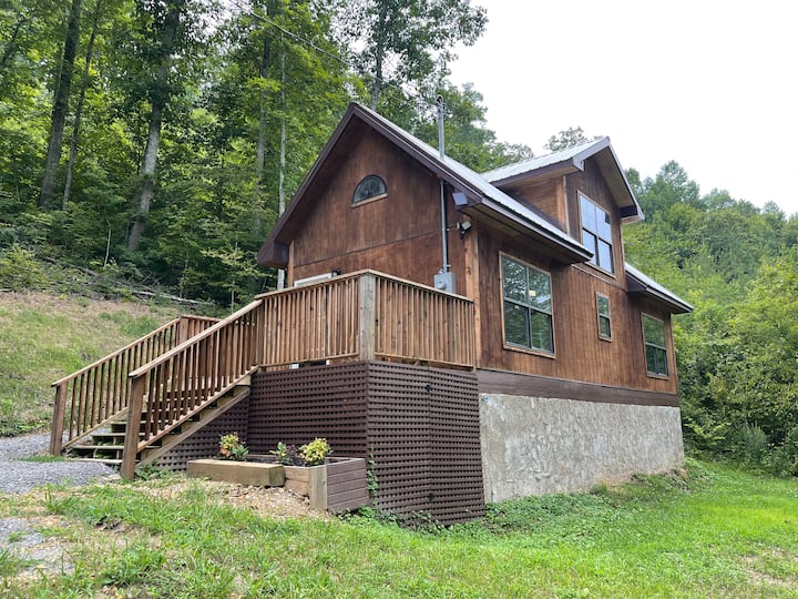 Secluded Country Cabin between city and country Cabins for Rent in