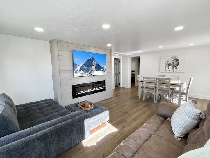 Newly remodeled cottage w/King Beds, and A/C