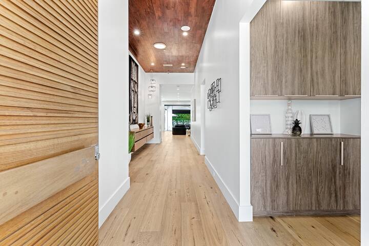 Gorgeous Modern Farmhouse w/pool, office, outdoor gallery image 5