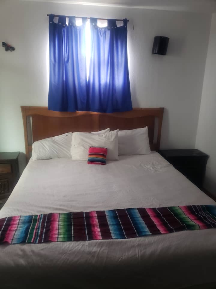 Veľká manželská posteľ