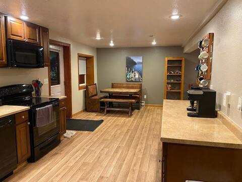 Centrally Located Apt-3 Bedroom, 1 Bath