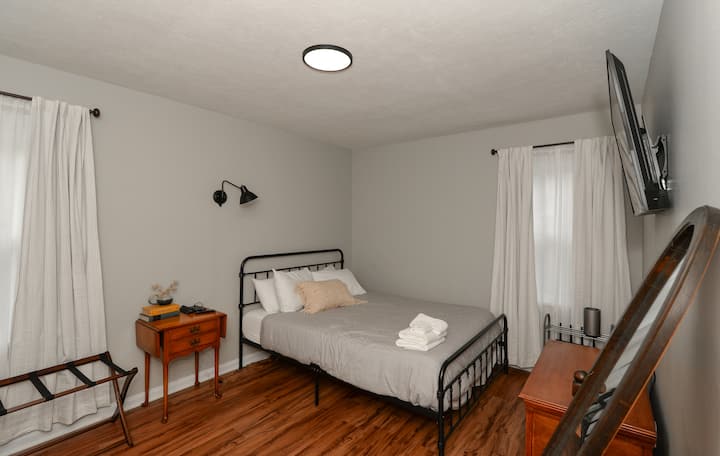 Sleep like royalty on the comfiest queen bed, designed for ultimate comfort and restful nights. Soft linens, plush pillows, and just the right amount of space make it the perfect spot to unwind.