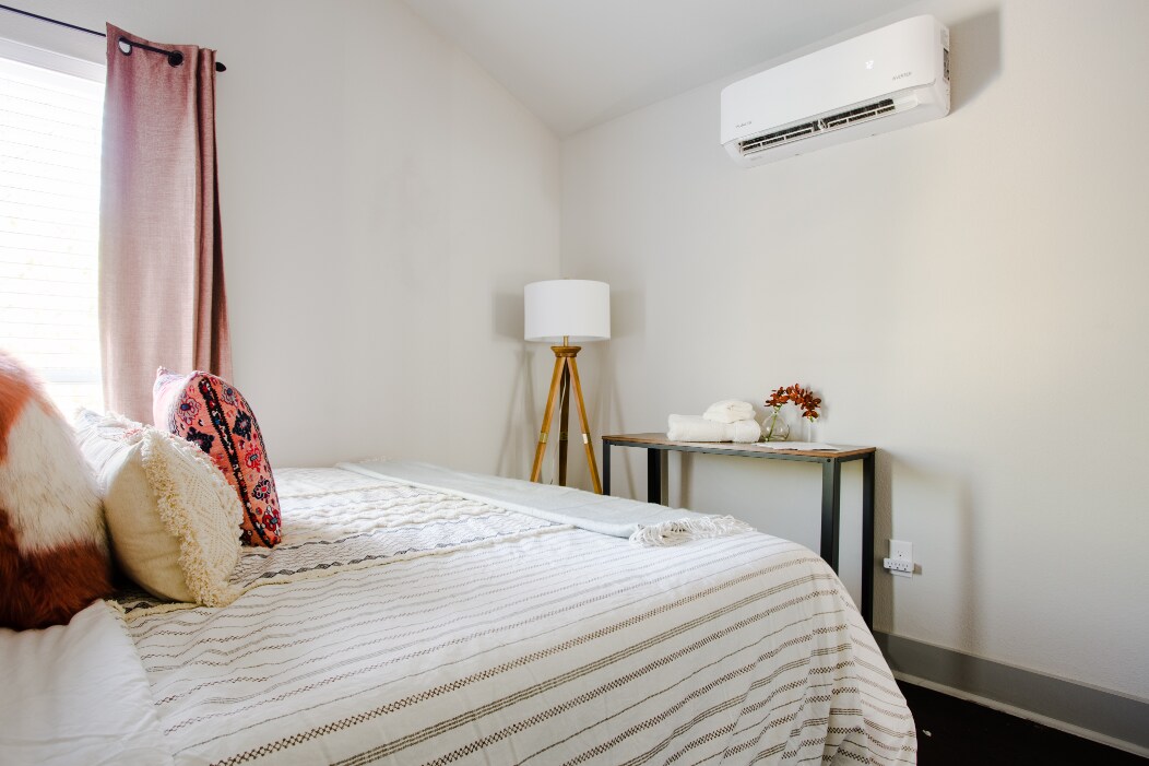 Trendy ATX Home, Walking Distance to Downtown!
