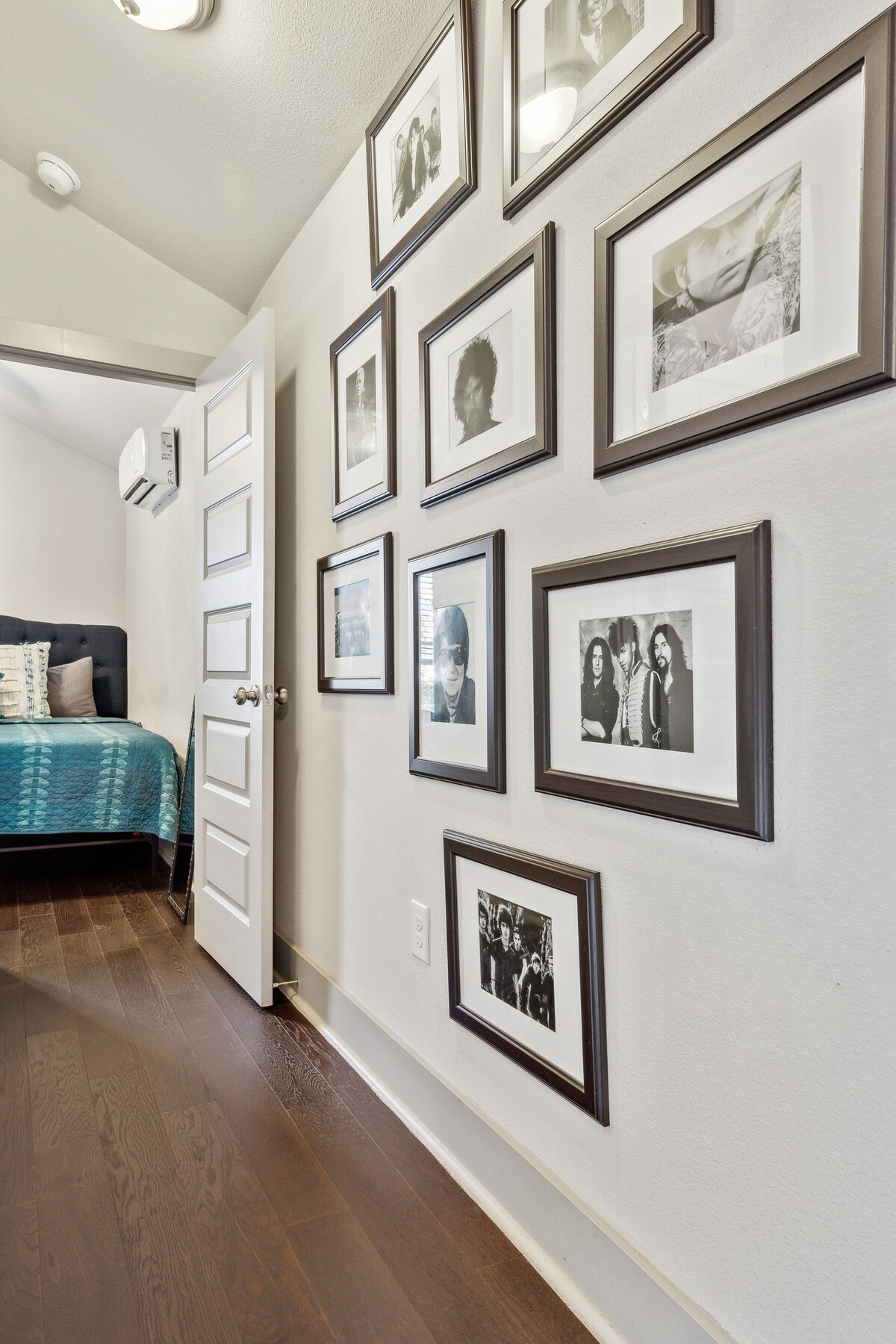 Trendy ATX Home, Walking Distance to Downtown!