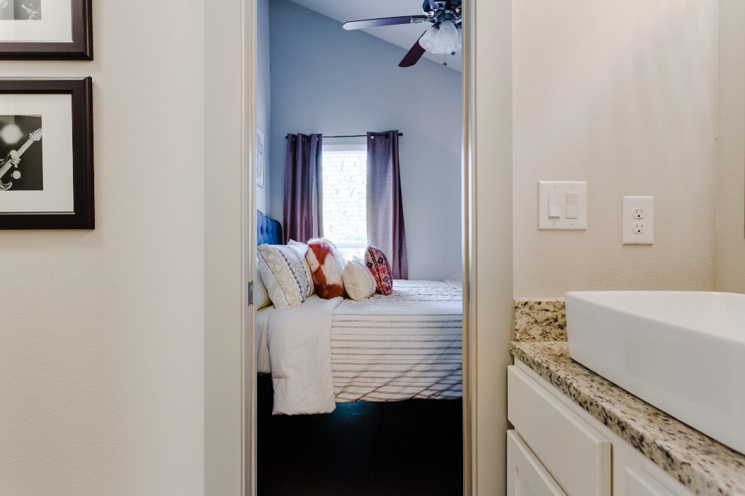 Trendy ATX Home, Walking Distance to Downtown!