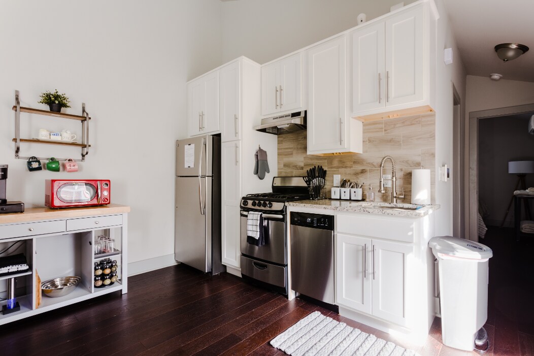 Trendy ATX Home, Walking Distance to Downtown!
