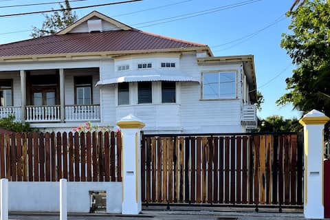 Seaview 4 Bed 4 Bath Apartment in Belize City