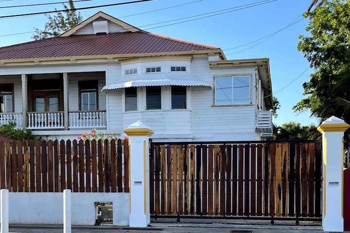 Seaview 4 Bed 4 Bath Apartment in Belize City