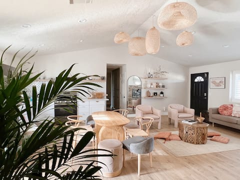 Successful Airbnb property: Little SoNo: Pool + Hot Tub +Watch Wildlife in Yucca Valley