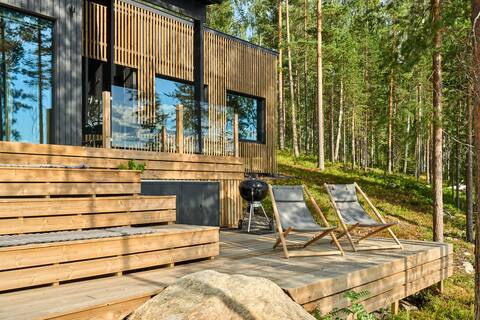 Luxurious lakeside hideaway