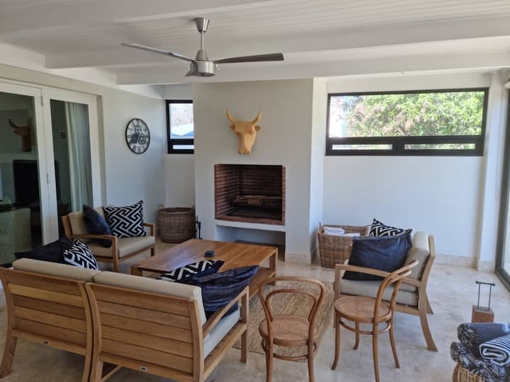 Akademie House - Your Home From Home - Franschhoek