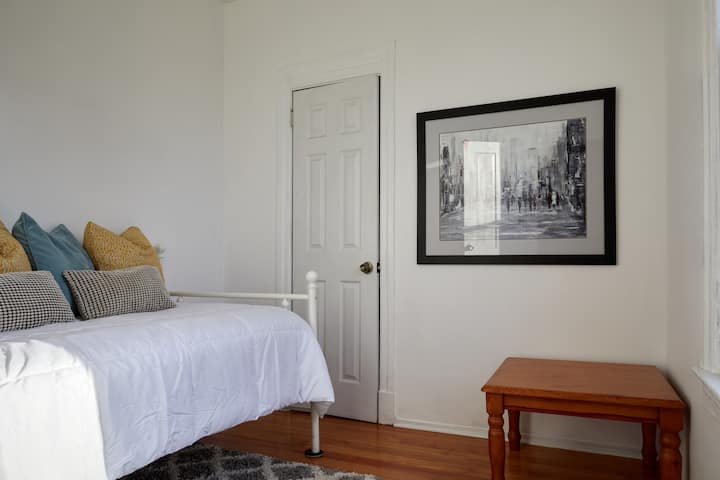 ห้องนอน 2 พร้อมเตียงคู่สำหรับกลางวัน