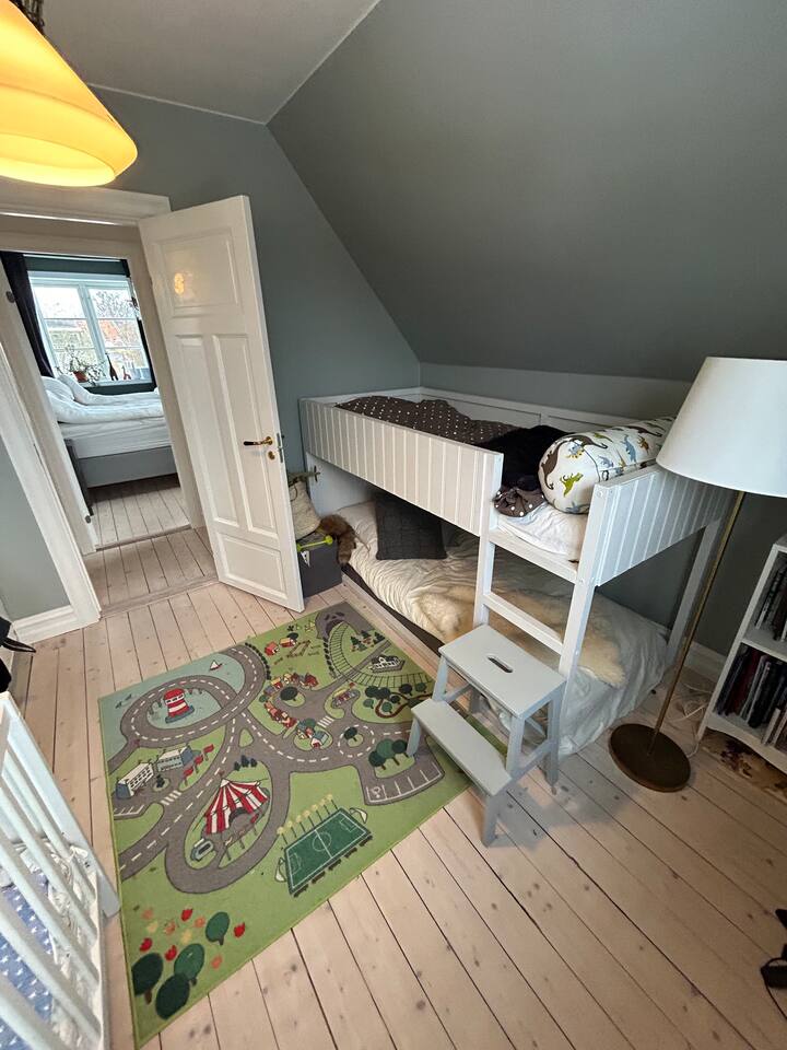 საძინებელი 4