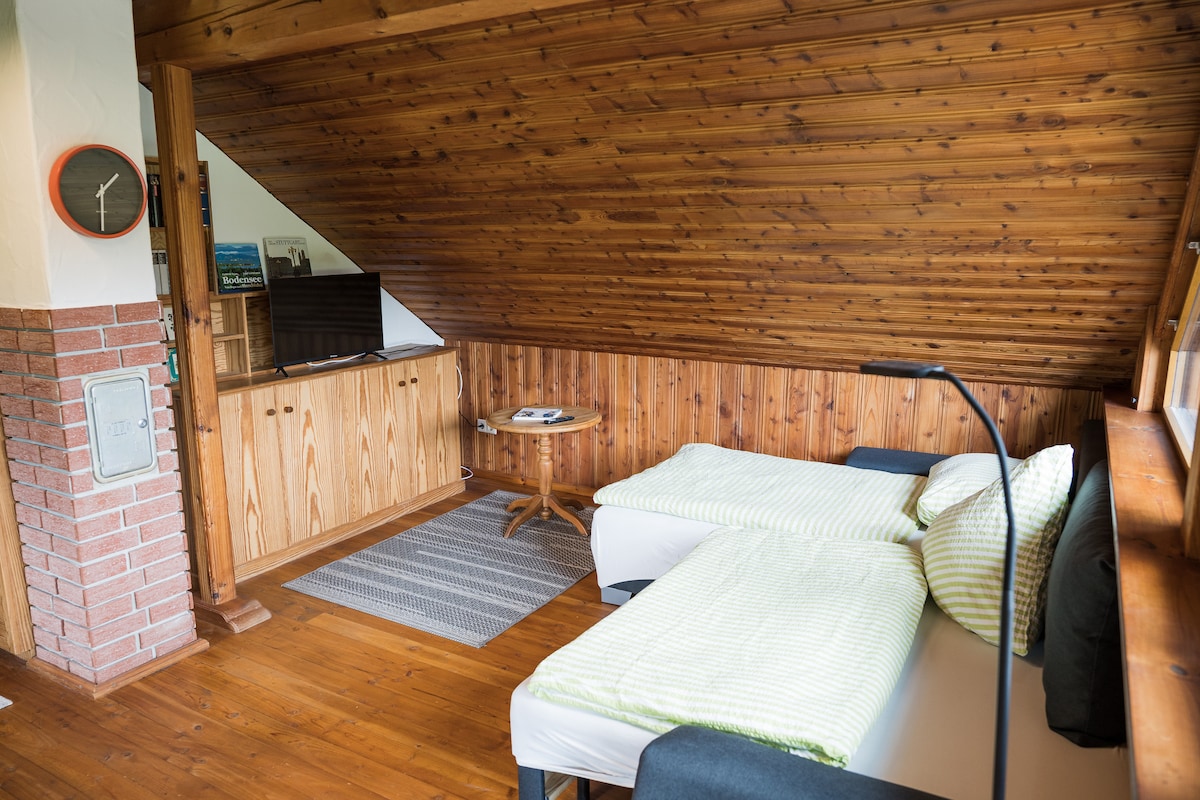 เตียงโซฟาหลังที่ 2 ในพื้นที่นั่งเล่น