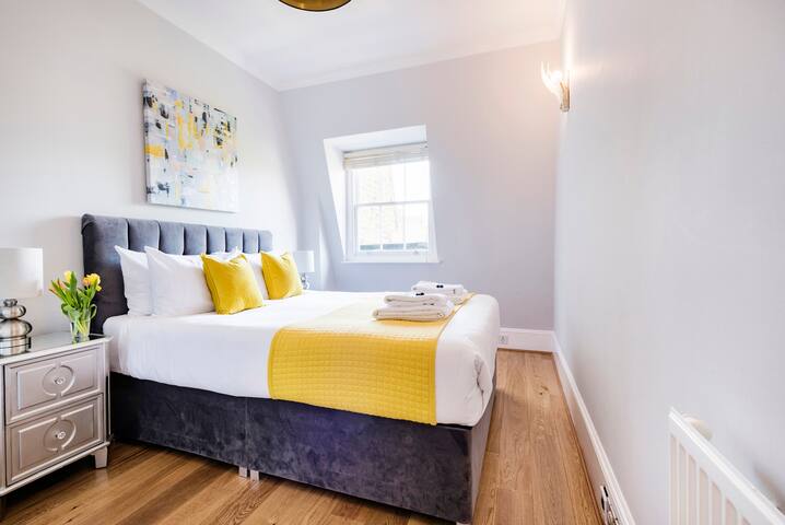 Lovely 2Bedroom 2Bathroom Apartment Central London gallery image 3