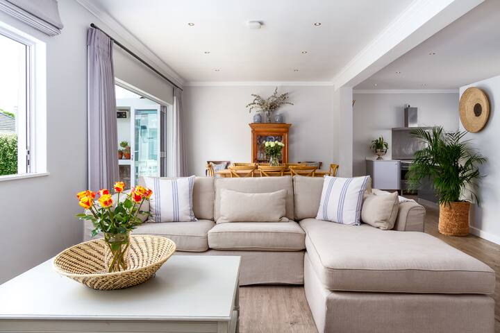 Beautiful, safe & spacious 3-bed family home. gallery image 2