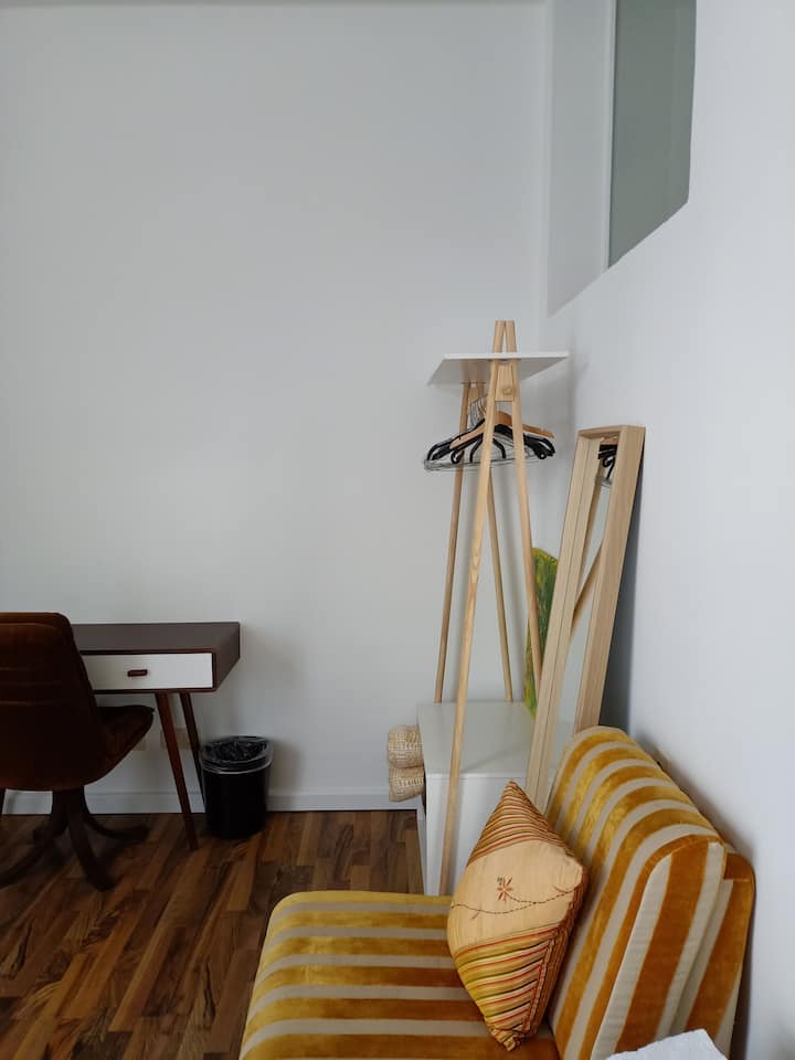 Studio Avec Cuisine Partagée - Schaarbeek