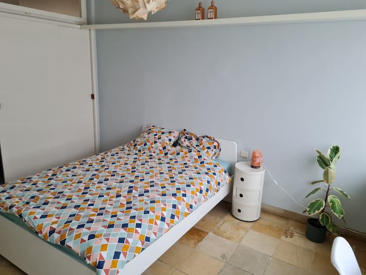 Stay with private bathroom in the center of Kortrijk Guest suites for