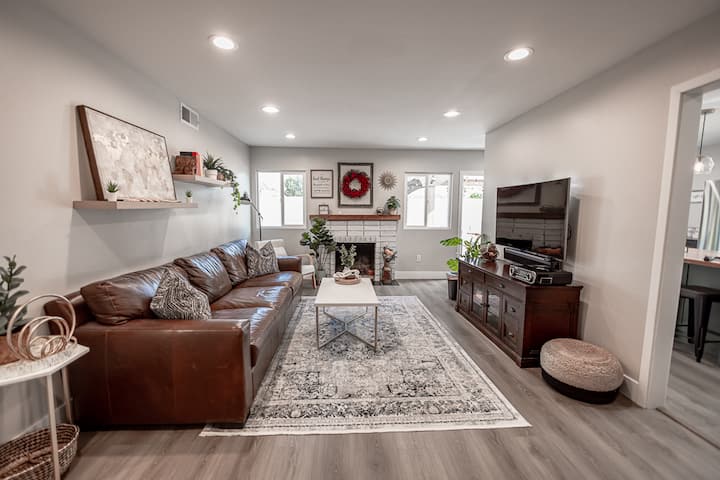 Close To Disneyland| 5bd/3ba|king Bed|disney+hulu+ - La Habra, CA