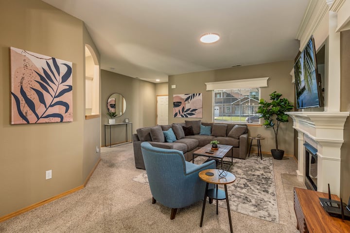 Sunny & Serene! 3br W/ Hot Tub, Fire Pit, King Bed - Richland, WA