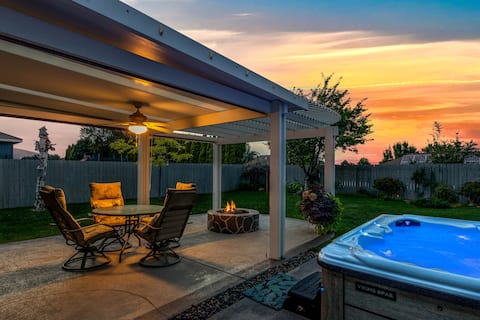 Sunny & Serene! 3BR W/ Hot Tub, Fire Pit, King Bed