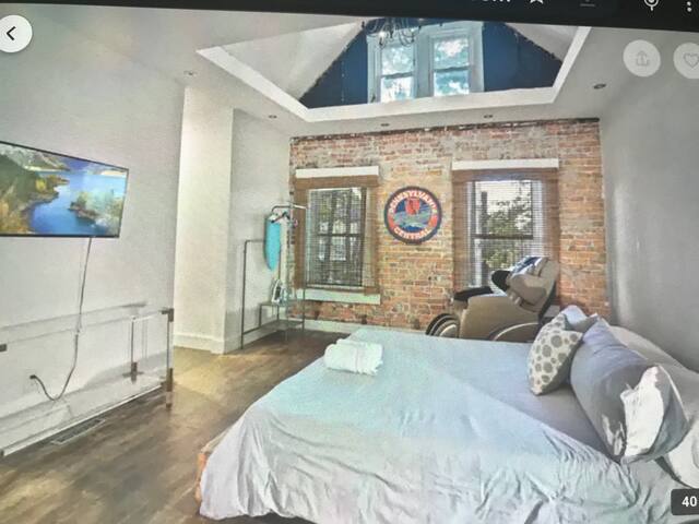 Entire House Olde Town East near Downtown gallery image 5