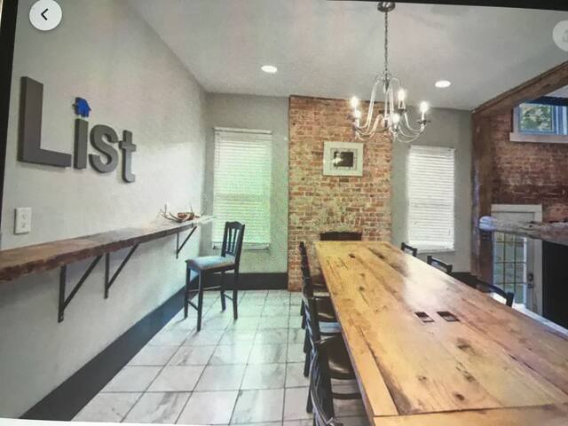 Entire House Olde Town East near Downtown gallery image 4