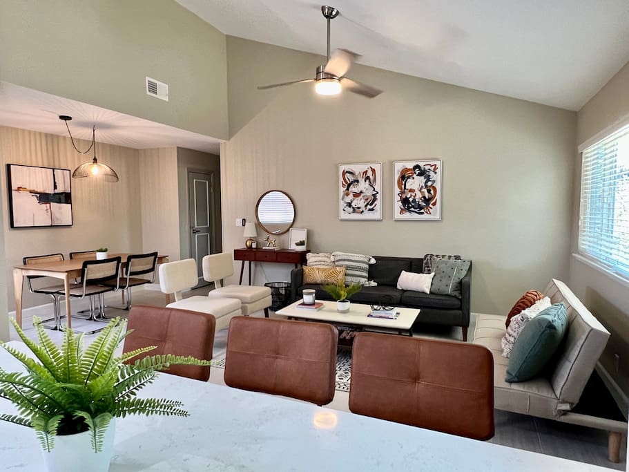 Charming Home mins to Disneyland w/ Patio + BBQ