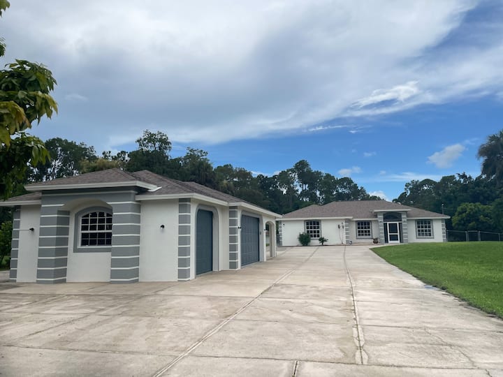 Private Finca On 2 Acres With Pool