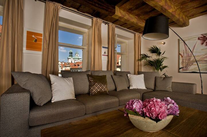 U Kapra Apartmets – Old Town Suite gallery image 3