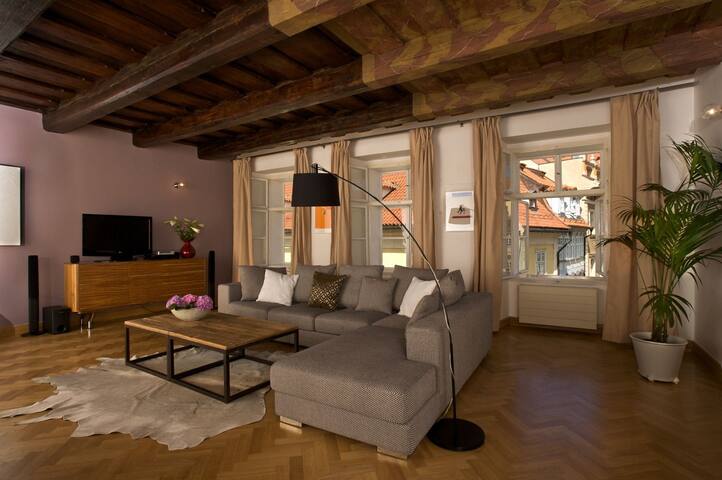 U Kapra Apartmets – Old Town Suite