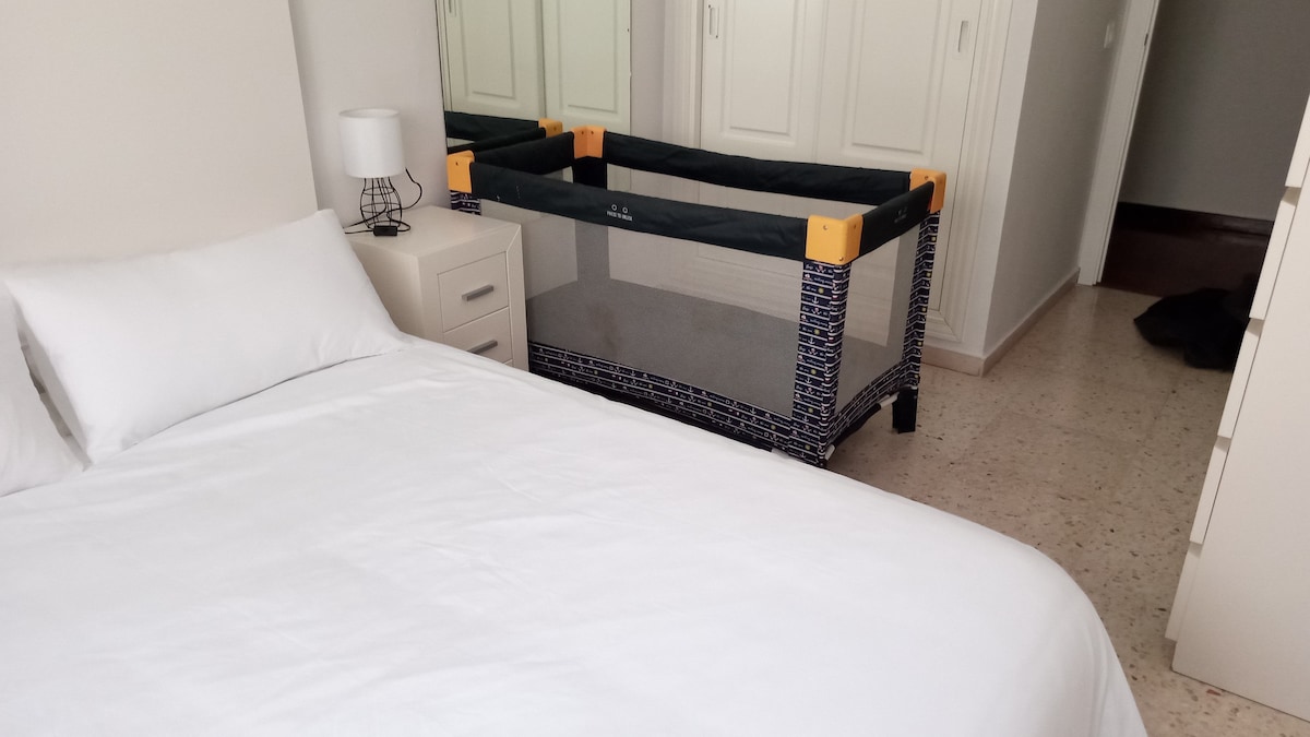 Bedroom 1st , Crib Trip