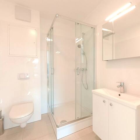 3 flats next to each other close to subway (U2) gallery image 5