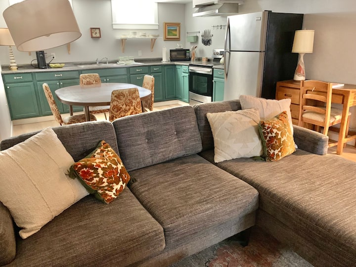 Ren’s Cozy Cottage Houses for Rent in Billings, Montana, United
