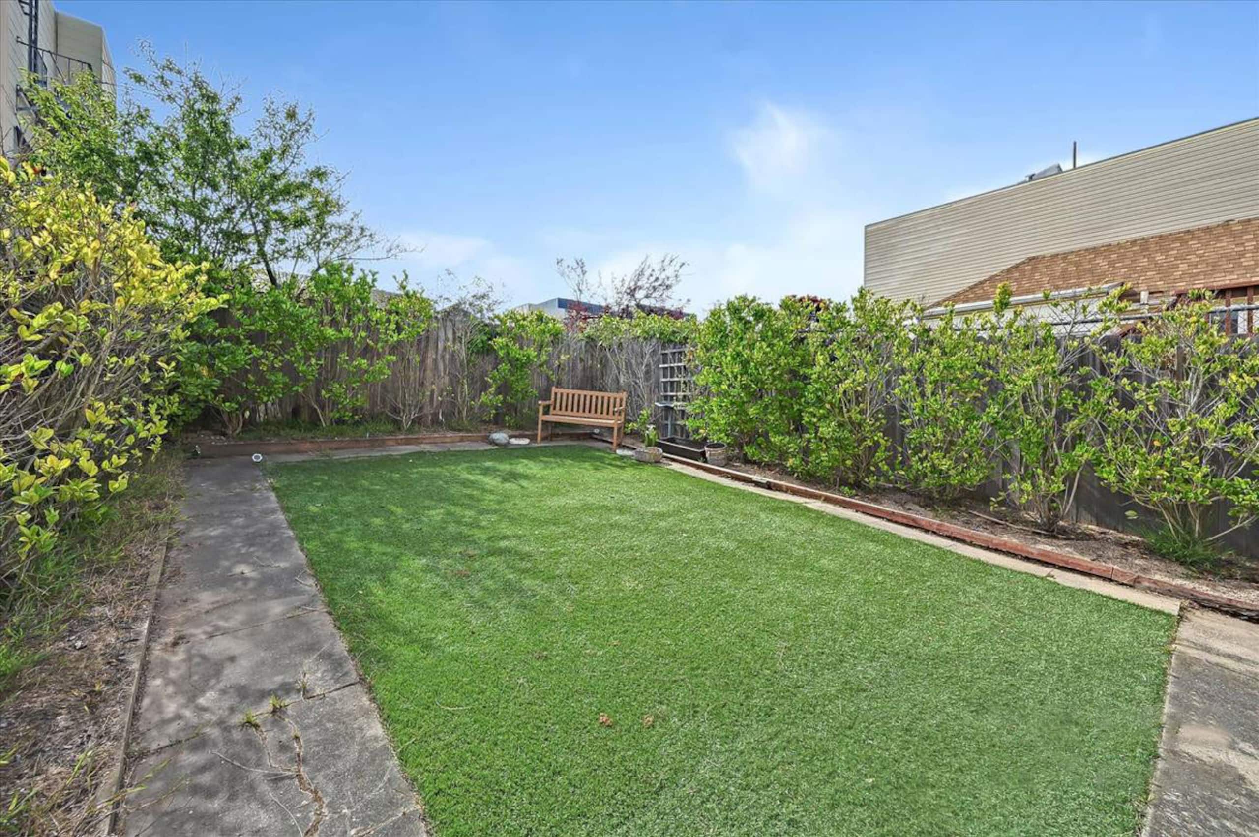 Home in San Francisco · ★4.93 · 3 bedrooms · 4 beds · 2.5 baths - Image 48